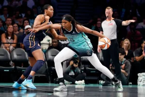 Liberty signs Jonquel Jones to a multiyear deal