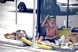 Man without a home takes control of Hollywood bus stop, local claims city is unresponsive