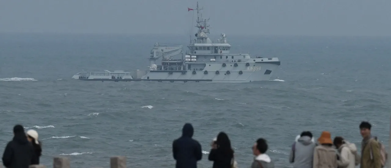 Many Chinese Navy Ships Set Sail While US Concentrates on Iran