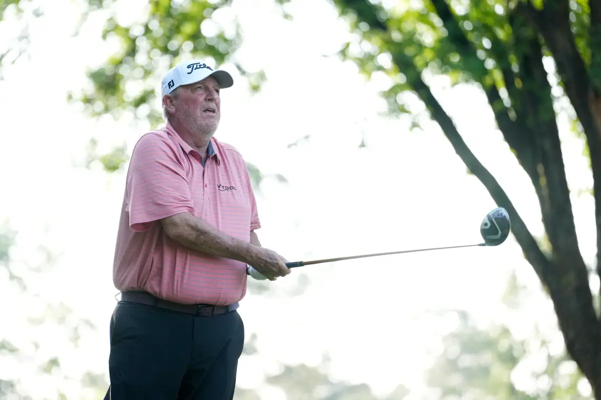 Mark Calcavecchia removed from Masters grounds for using his phone
