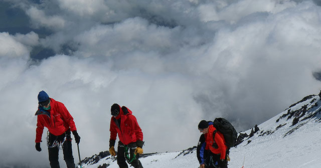 Mount Everest Guides Poisoned Climbers in a $45 Million Scheme