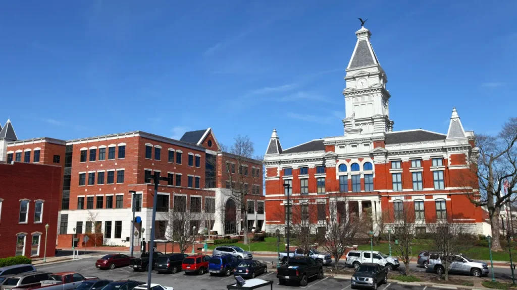 Nashville area experiences growth from manufacturing and affordable housing.