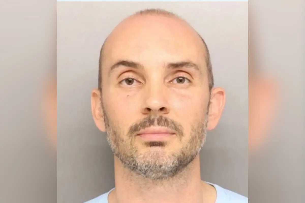 Ohio doctor Francis J Kearse III discovered deceased following allegations of giving a 16-year-old girl vape pens and money in exchange for sex.