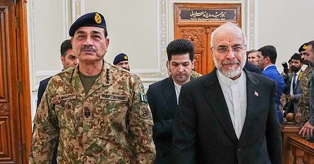 Pakistan Dispatches Delegation to Iran, Altering U.S. Messages for Peace Discussions