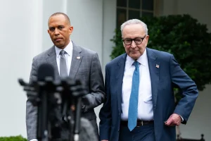 Poll reveals that just 28% of Americans have a positive view of Democrats