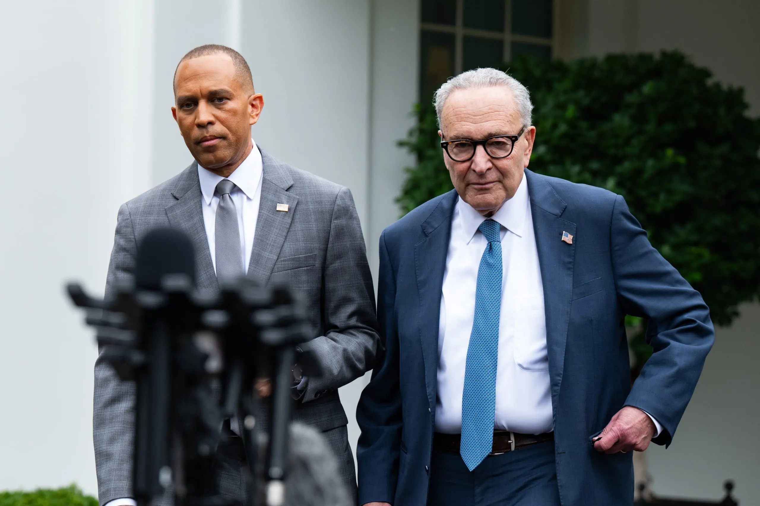 Poll reveals that just 28% of Americans have a positive view of Democrats