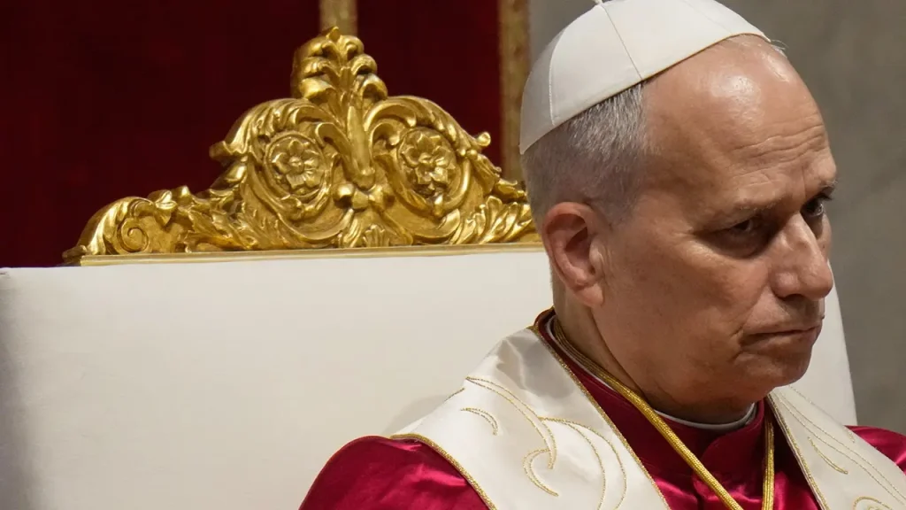 Pope criticizes the 'illusion of control' driving the Iran conflict during peace vigil