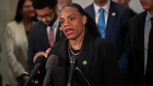 Rep. Summer Lee declares the upper class the adversary during campaign event with Hasan Piker