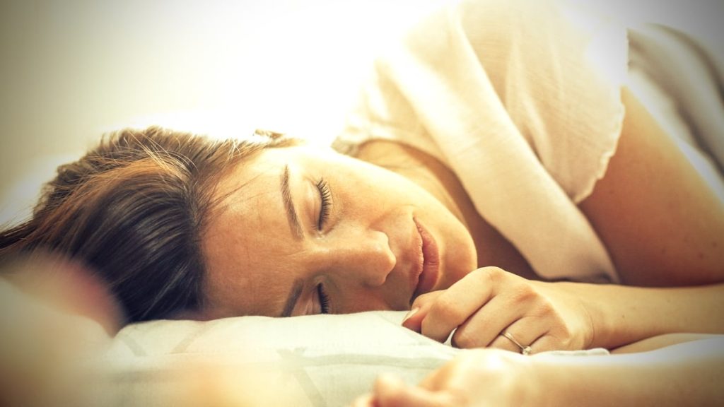 Researchers Uncover the Ideal Amount of Sleep to Reduce Dementia Risk
