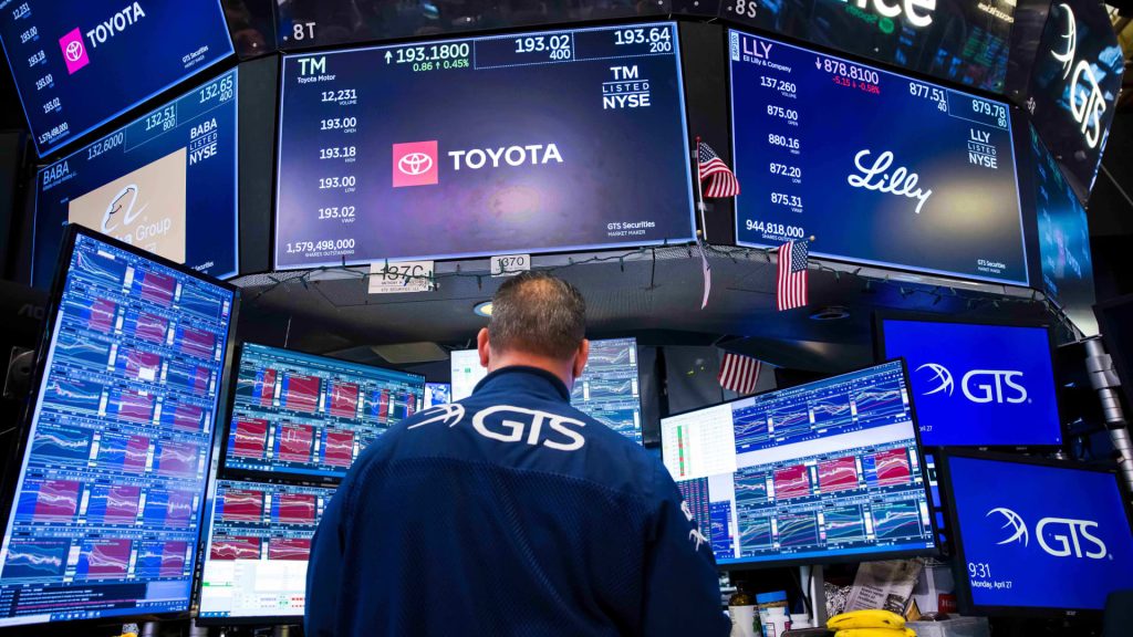S&P 500 futures remain steady as Wall Street anticipates earnings from the 'Magnificent 7' and the Federal Reserve's decision: Live updates