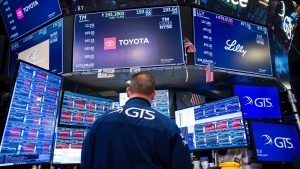 S&P 500 futures remain steady as Wall Street anticipates earnings from the 'Magnificent 7' and the Federal Reserve's decision: Live updates