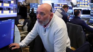 S&P 500 is set for its strongest month since 2020, with Apple earnings approaching.