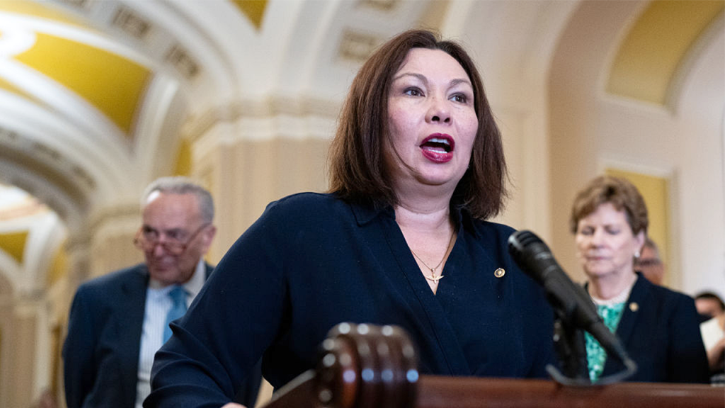 Sen Duckworth calls for the return of the shoes-off airport security policy by the TSA.