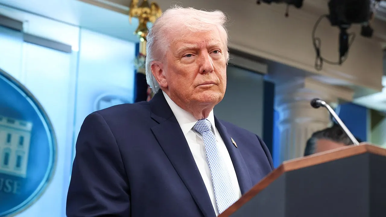 Senator Sheldon Whitehouse, D-R.I., describes Trump's 25th Amendment effort as 'unrealistic.'