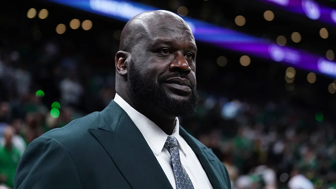 Shaquille O'Neal shares that he tends to steer clear of messaging NBA players because they can be unpleasant.