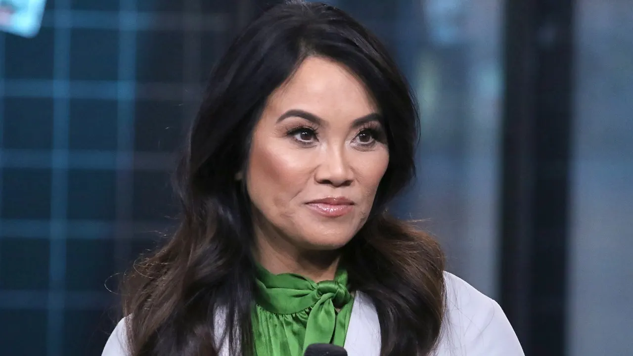 Star of 'Dr Pimple Popper' suffered a stroke on set, thought it was a hot flash.