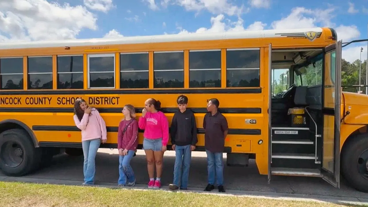 Students in Mississippi halt school bus when driver loses consciousness on the highway