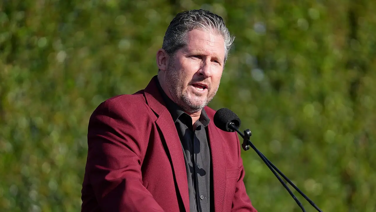 Super Bowl champion discusses the challenges of moving from college to the NFL