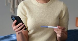 Teacher's Aide Accused of Sexual Relations with 15-Year-Old Student, Sent Him Her Positive Pregnancy Result