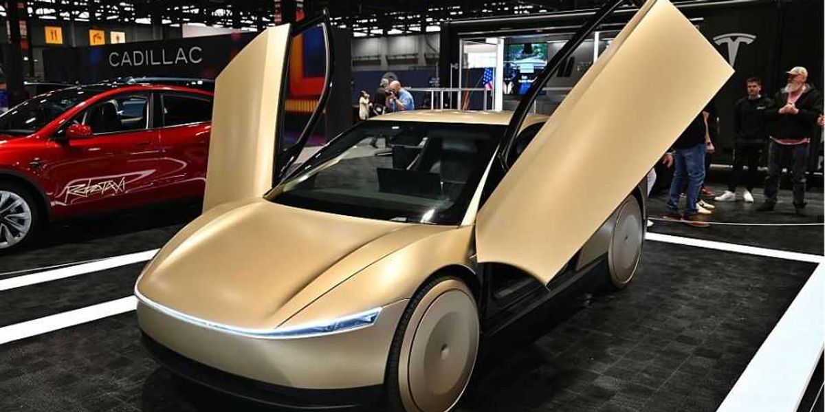 Tesla is ahead in the self-driving competition — so why is Washington attempting to hold it back?