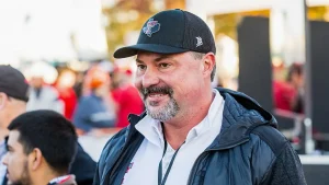 Texas Tech supporter confronts Big 12 commissioner about Friday night game