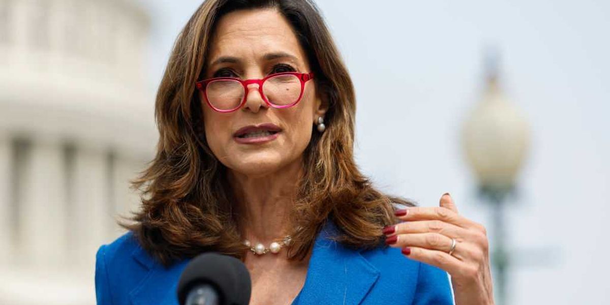 The Dignidad Act completely goes against the interests of Republican voters.