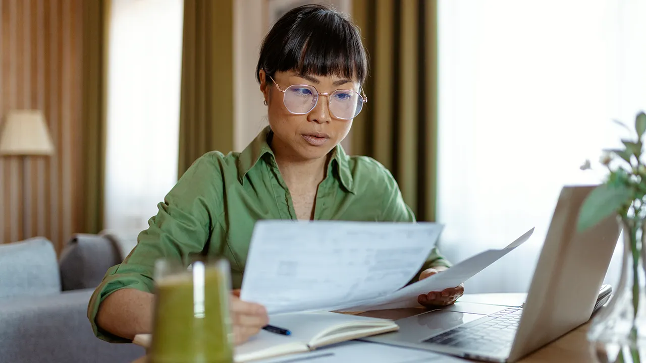 The benefits of filing your taxes early rather than at the last moment to save money