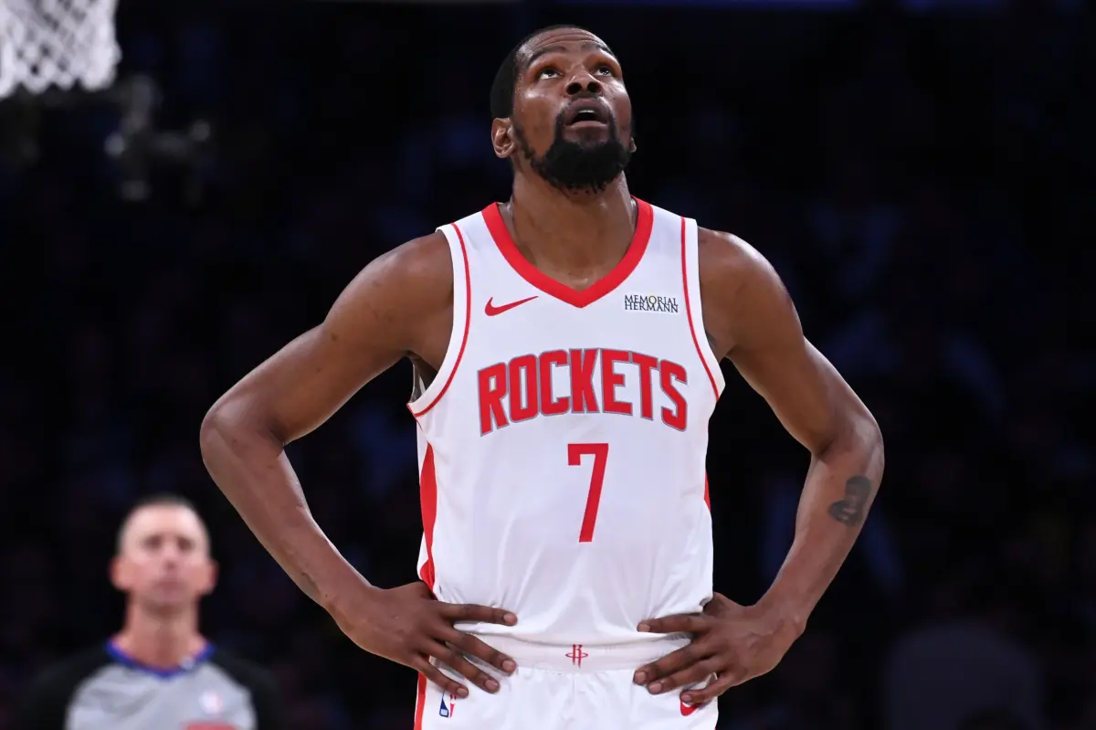 The reason Kevin Durant didn't sit on the bench during the Rockets' Game 3 defeat