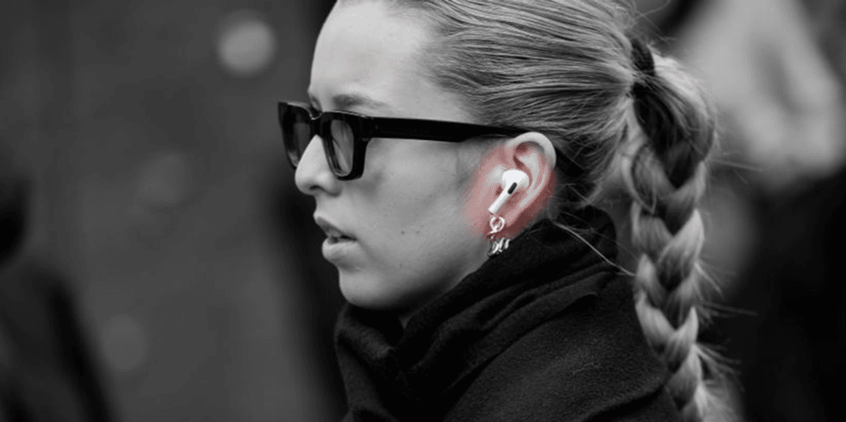 This major technology patent monitors your brain, eyes, and body using earbuds.