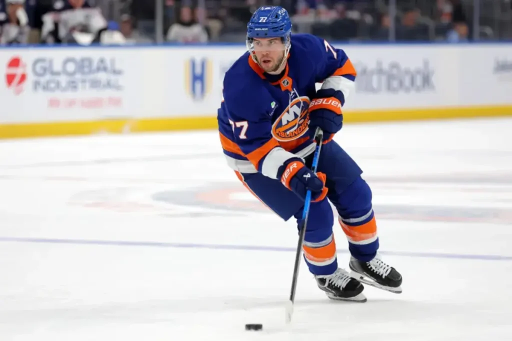 Tony DeAngelo of the Islanders likely to come back from a leg injury