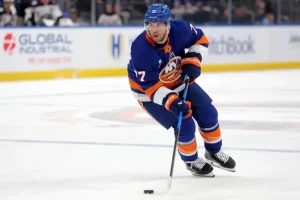Tony DeAngelo of the Islanders likely to come back from a leg injury