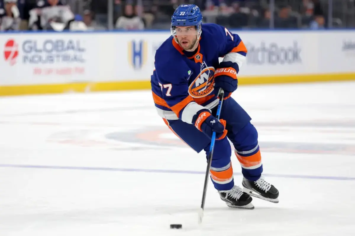 Tony DeAngelo of the Islanders likely to come back from a leg injury