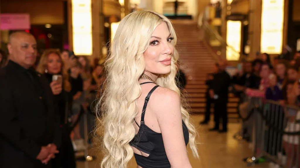 Tori Spelling and her kids in a car accident