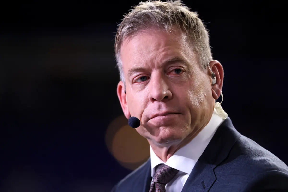 Troy Aikman discusses his unclear position with the Dolphins