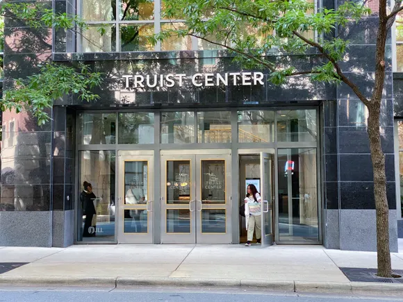 Truist CEO supports the bank's expansion strategy