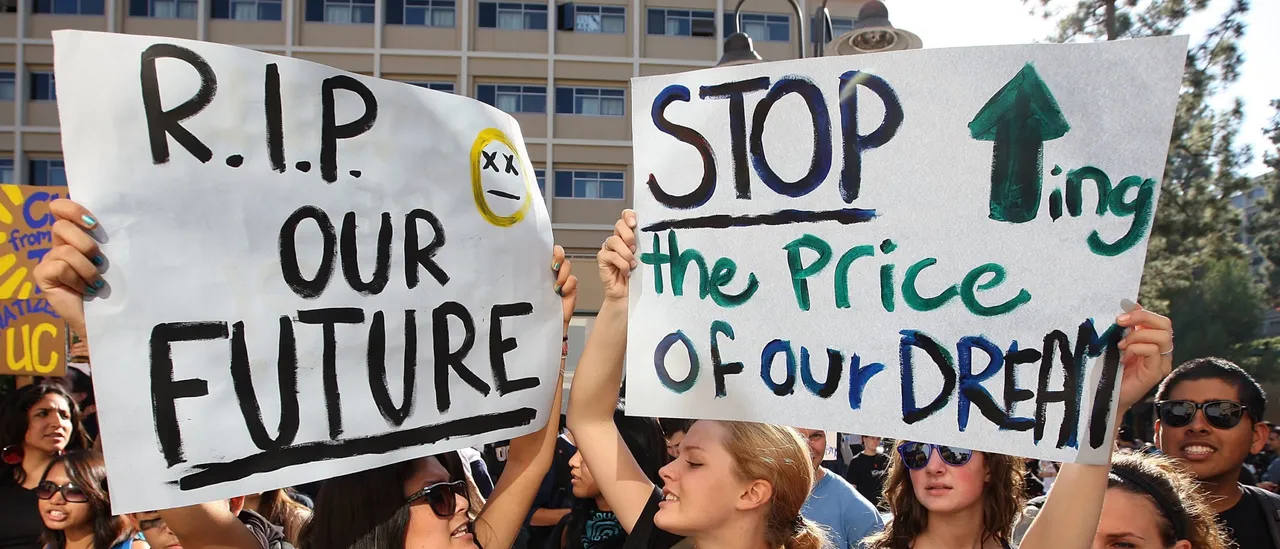 Trump Administration Cuts Off Funding for Colleges Charging High Fees for Graduate Degrees