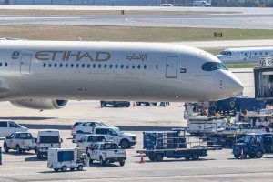 UAE airlines are the first to restart flights to Israel since the start of Operation Epic Fury in Iran.