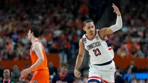 UConn defeats Illinois in Final Four game