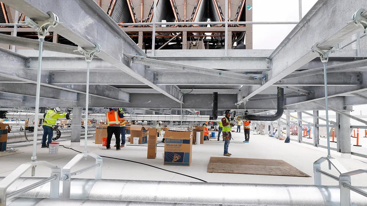 US economy expands 2% in Q1, falling short of economists' forecast of 2.3%