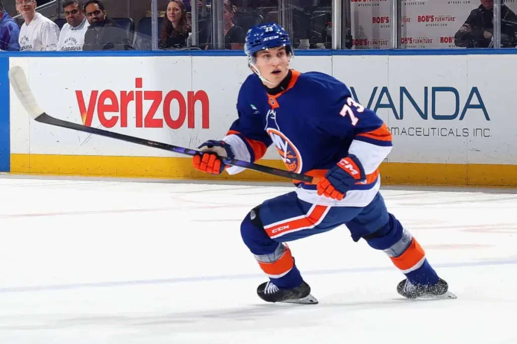 Victor Eklund of the Islanders records his first point in NHL debut