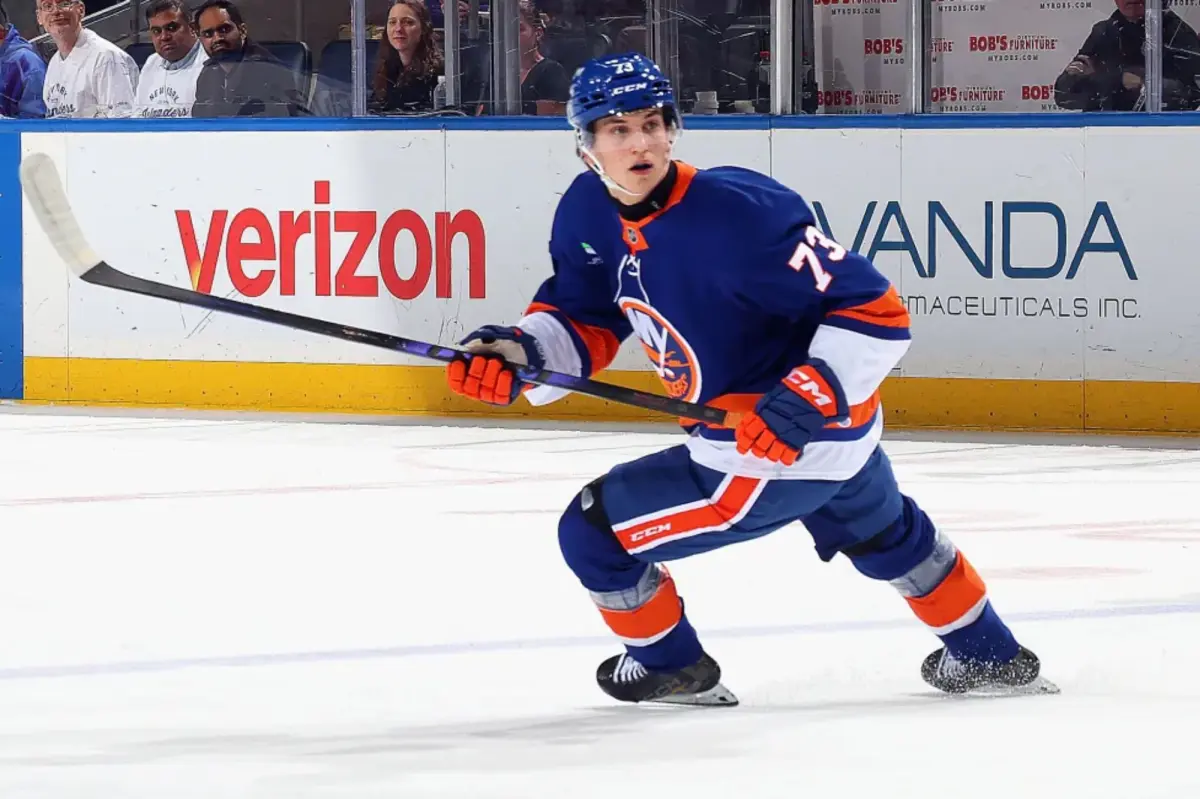 Victor Eklund of the Islanders records his first point in NHL debut