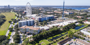 Violence breaks out, deputies injured as over 1,000 teens gather at Florida amusement park for organized event