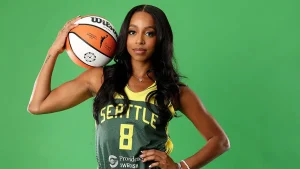 WNBA player Lexie Brown criticizes Klay Thompson and Megan Thee Stallion for not addressing affair rumors.