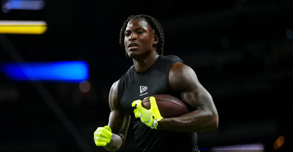 Who will the Jets choose between Arvell Reese and David Bailey for the second pick?