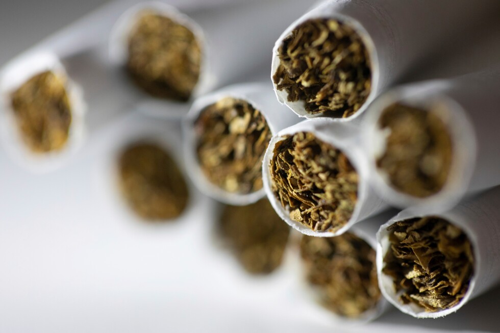 1 in 11 US adults continue to smoke even as cigarette consumption drops, survey shows