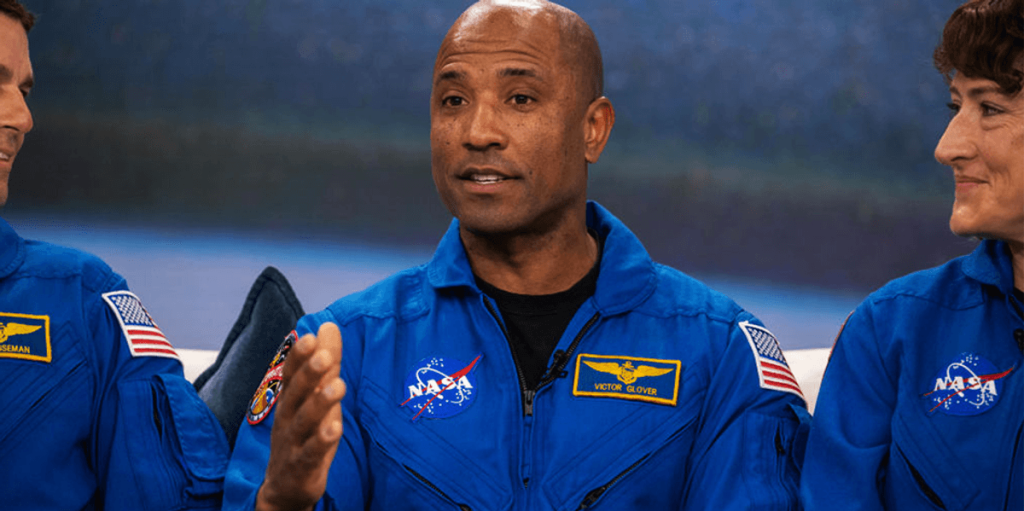 Artemis II pilot Victor Glover encourages students to prioritize teamwork instead of race.
