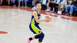 Azzi Fudd establishes record for fewest points by a No. 1 pick in their first game