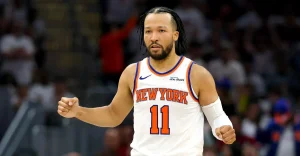 Becky Hammon's critique of Jalen Brunson highlights his uniqueness.