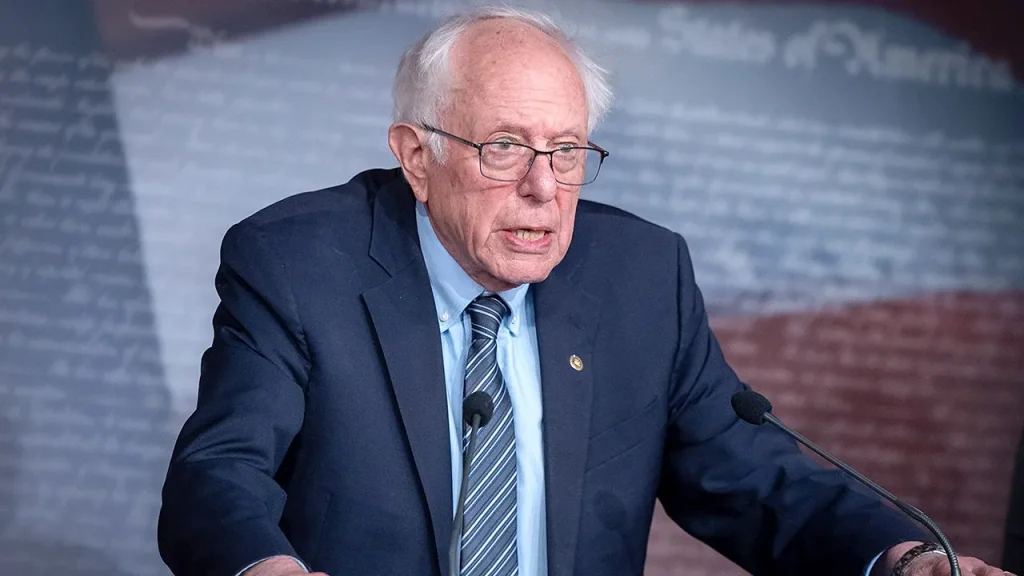 Bernie Sanders confronts reporter about Maine candidate's Reddit comments