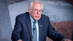Bernie Sanders confronts reporter about Maine candidate's Reddit comments